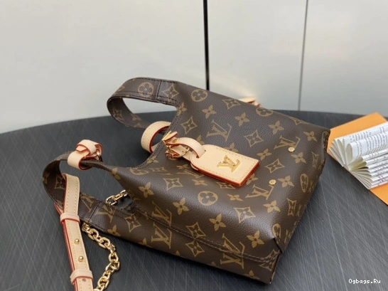 LOUIS Atlantis VUITTON BB 0520